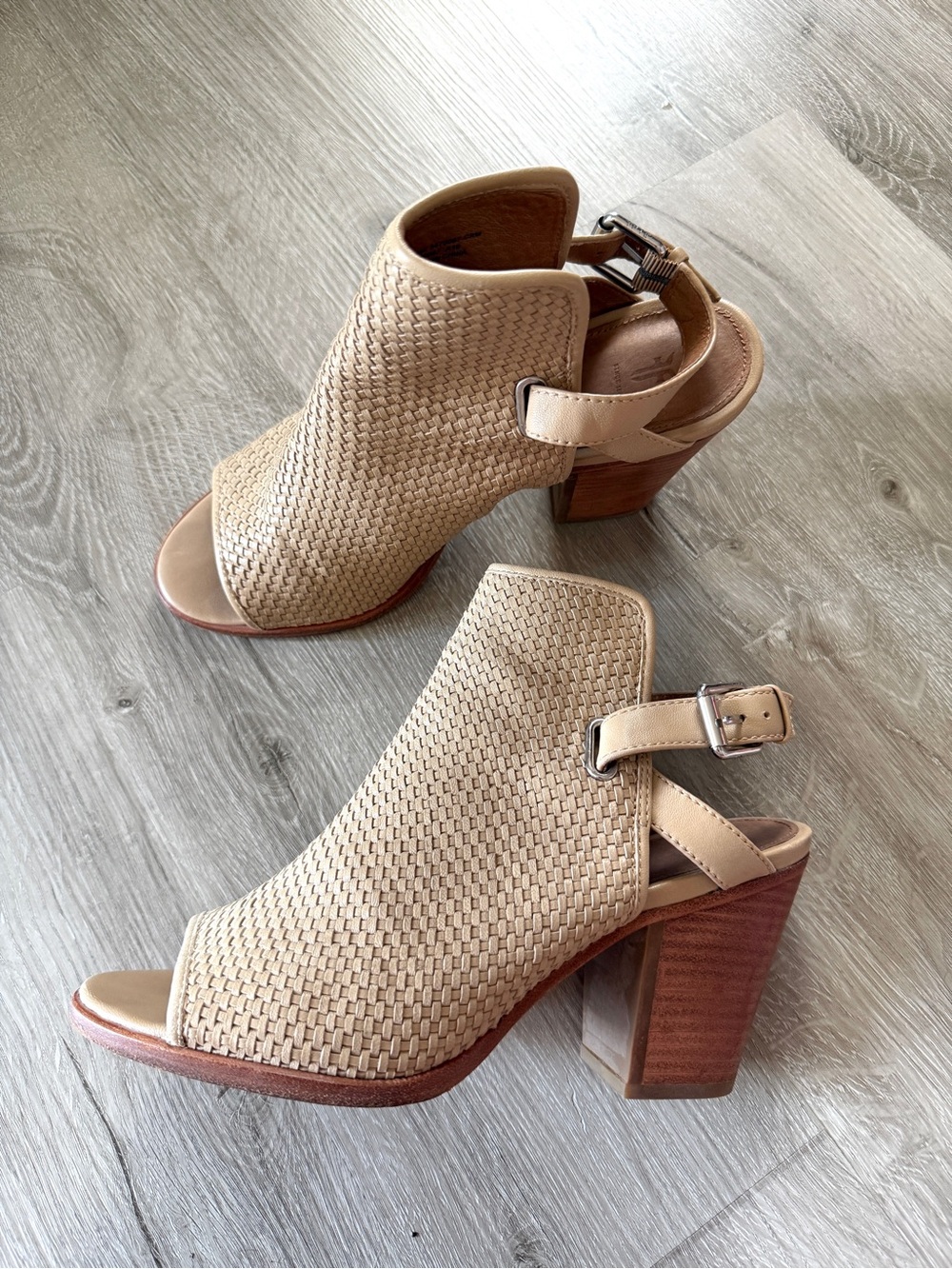 Frye Dani woven sling back heeled bootie sandals 10